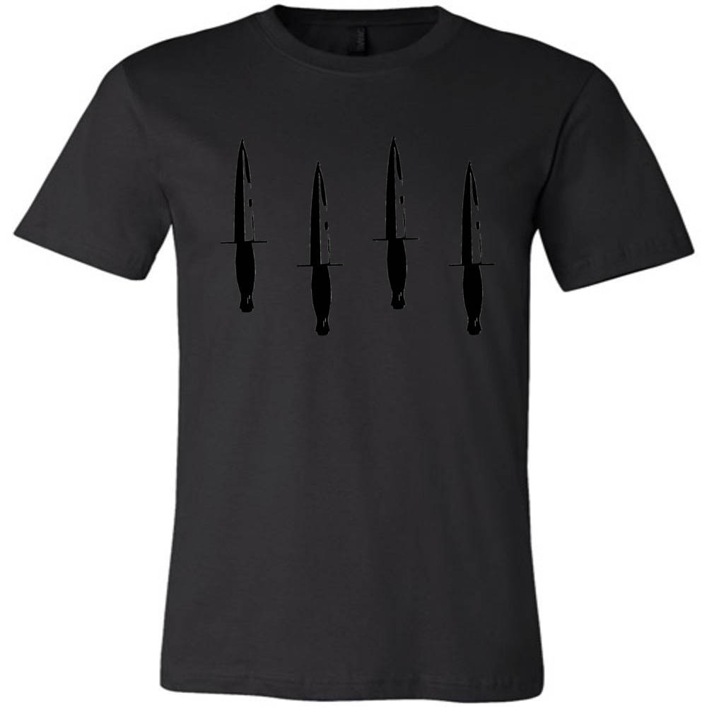 BLACK TRIANGLE | Homage Blackout Daggers Up i gruppen T-SHIRT hos Equipt AB (BTHOMBLODU)